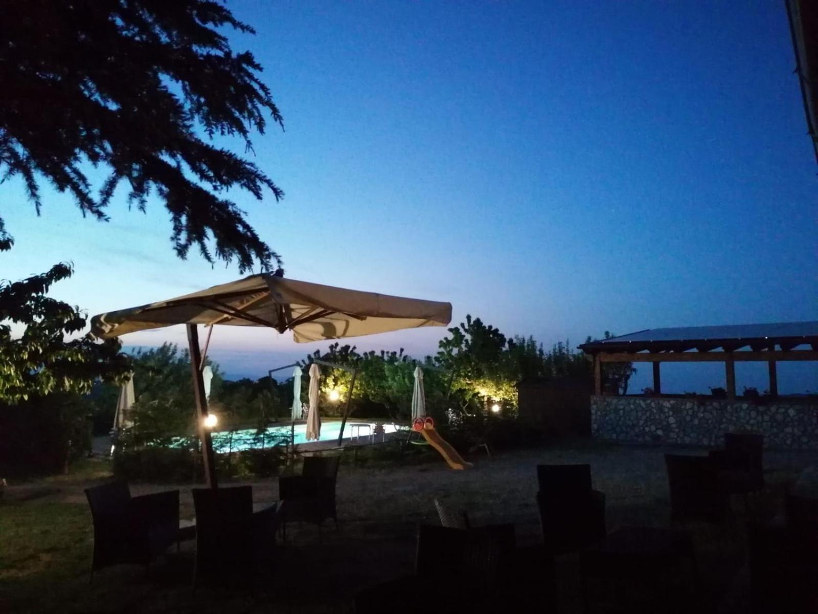 La Locanda Del Poeta Acri Bagian luar foto