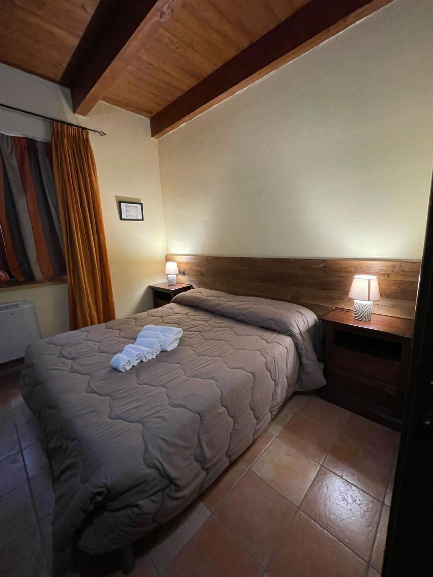 La Locanda Del Poeta Acri Bagian luar foto